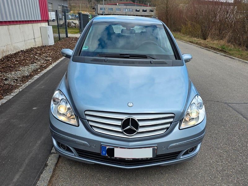 Gebraucht Mercedes B180 109 PS (80 kW) 2007 Blau Van / Kleinbus