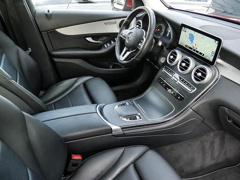 Gebraucht Mercedes GLC300e 306 PS (225 kW) 2021 Rot SUV