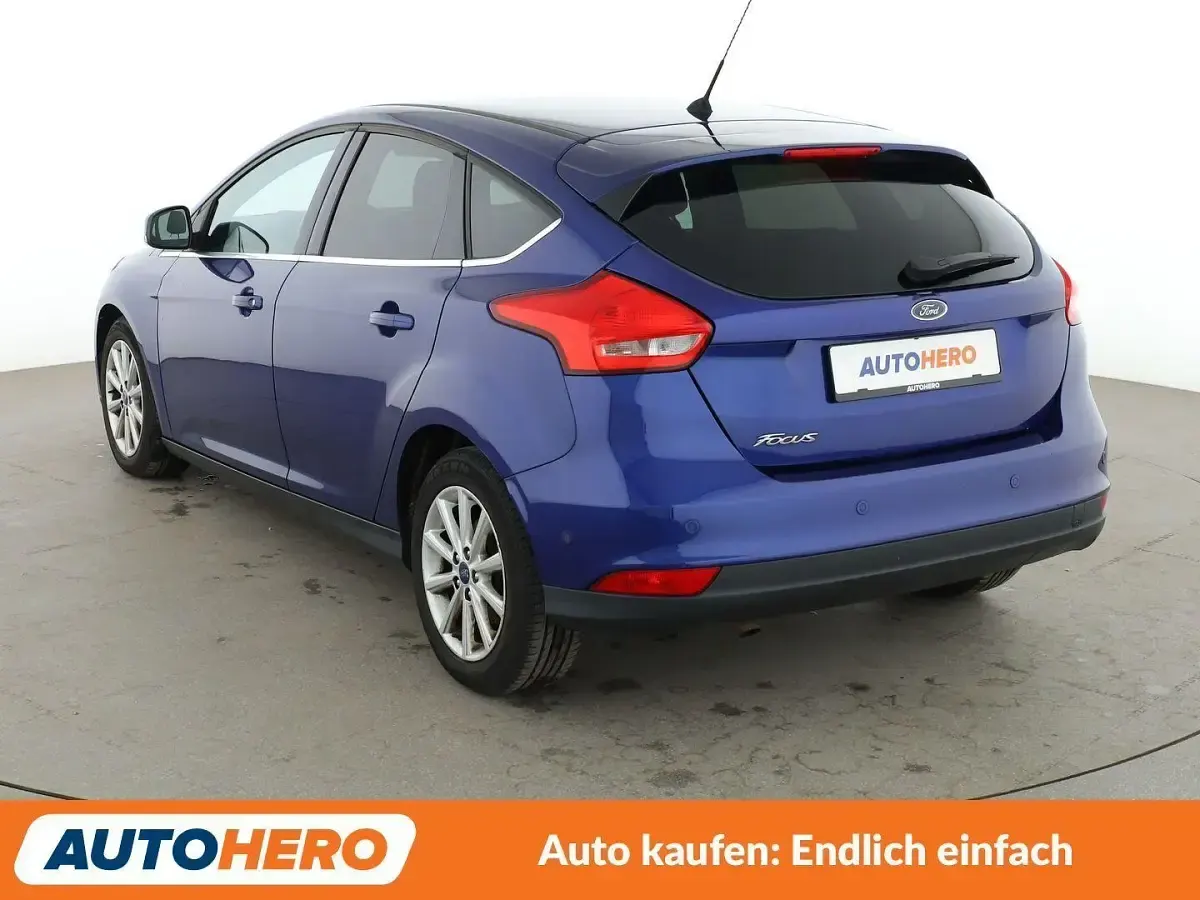 Gebraucht Ford Focus Titanium 120 PS (88 kW) 2016 Blau Limousine