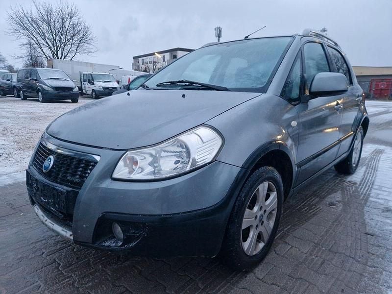 Grau Gebraucht 2007 Fiat Sedici Emotion SUV | 950 € (Teuer) - Bild 1/4