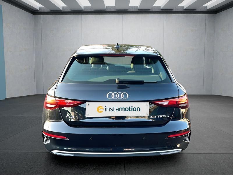 Gebraucht Audi A3 Sportback e-tron 204 PS (150 kW) 2022 Schwarz Kleinwagen