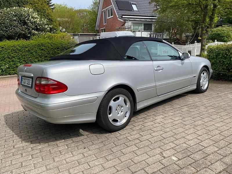 Gebraucht Mercedes CLK230 Elegance 197 PS (144 kW) 2001 Silber Coupé
