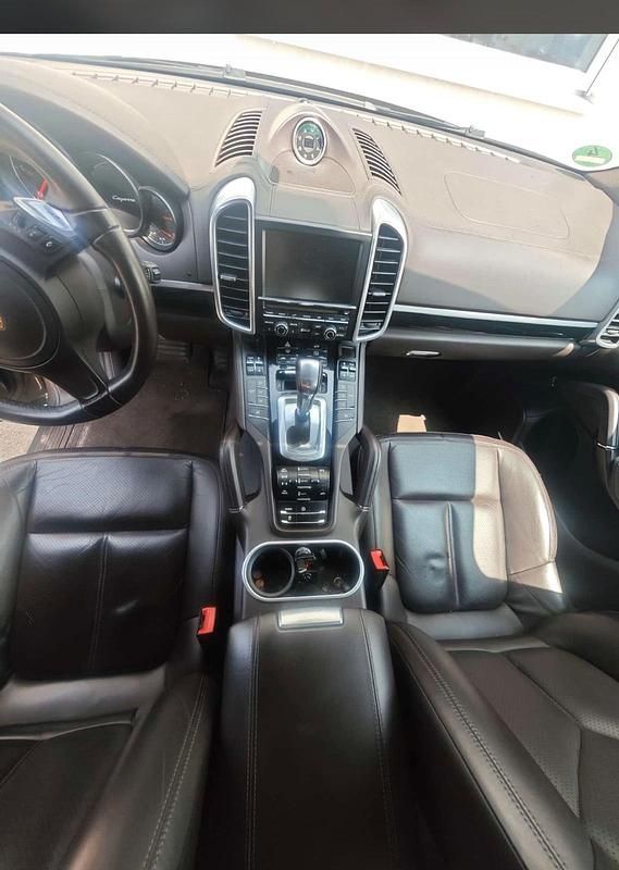 Braun Gebraucht 2013 Porsche Cayenne SUV | 17.999 € (Superpreis) - Bild 1/4