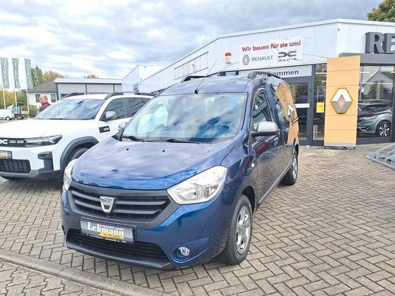 Blau Gebraucht 2015 Dacia Dokker Celebration Van | 12.990 € (Teuer) - Bild 1/4