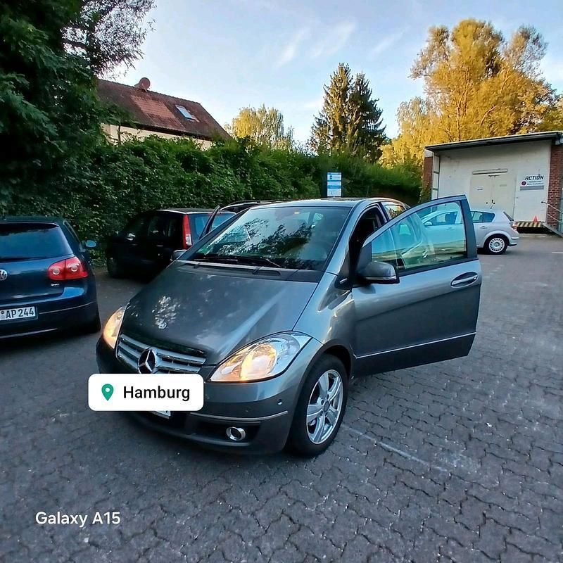 Grau Gebraucht 2011 Mercedes A160 Kleinwagen | 3.100 € - Bild 1/3