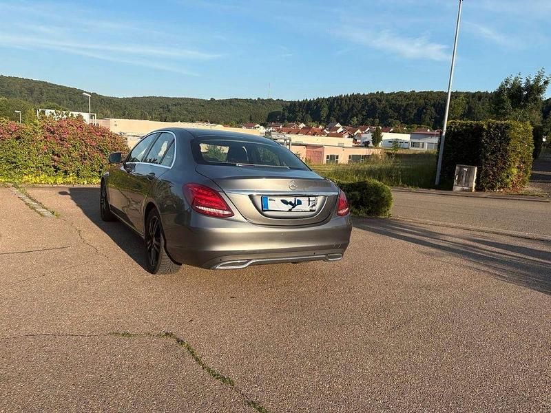 Gebraucht Mercedes C250 211 PS (155 kW) 2018 Grau Limousine