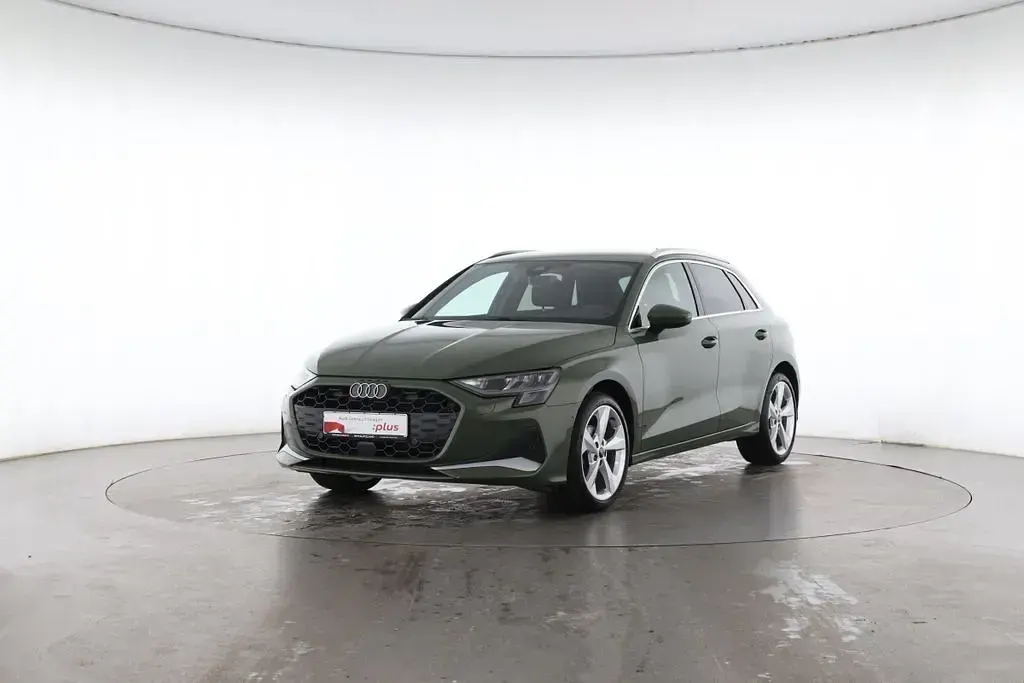 Gebraucht Audi A3 Advanced 116 PS (85 kW) 2025 Grün Limousine