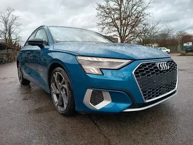 Używany Audi A3 Advanced 116 KM (85 kW) 2020 Niebieski Sedan/Limuzyna