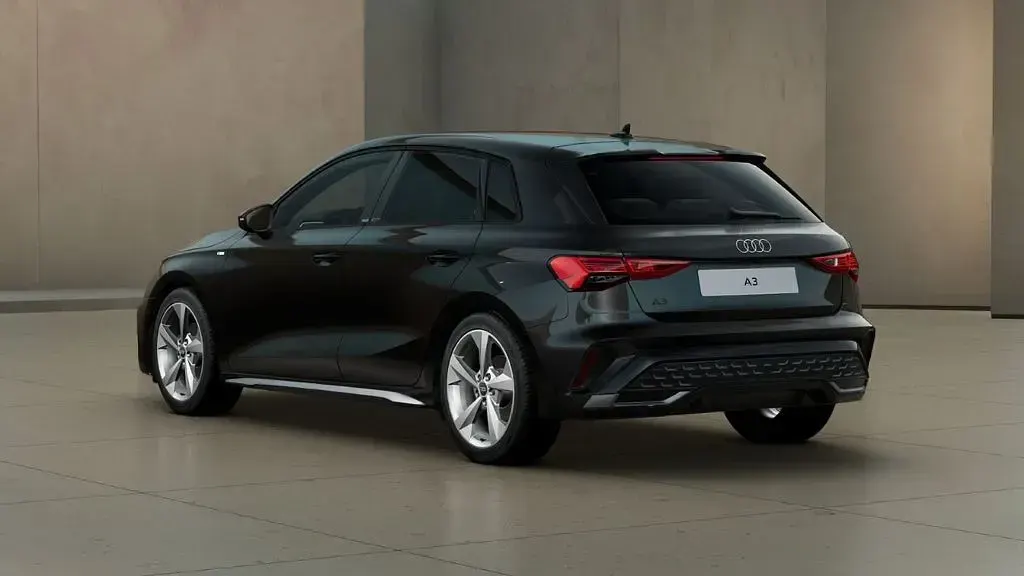 Gebraucht Audi A3 S-Line 150 PS (110 kW) 2025 Mythosschwarz metallic Limousine