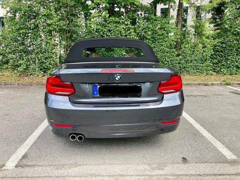 Gebraucht BMW 220 Advantage 184 PS (135 kW) 2018 Grau Cabrio