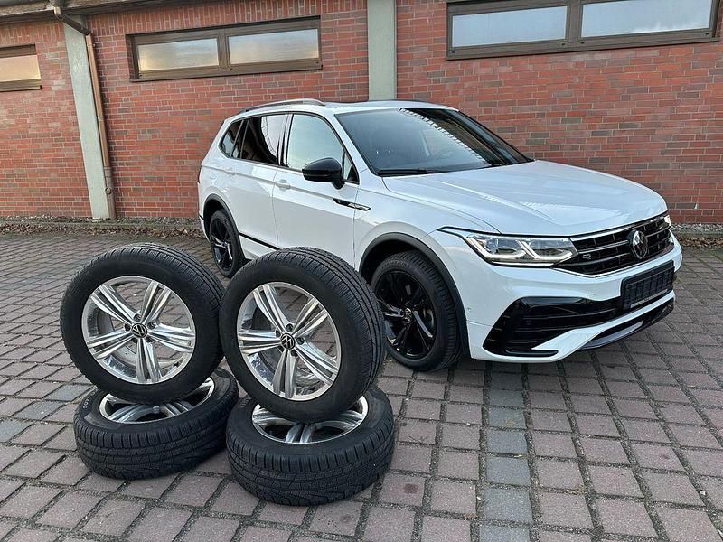 Weiß Gebraucht 2024 VW Tiguan R-line SUV | 40.950 € (Superpreis) - Bild 1/4