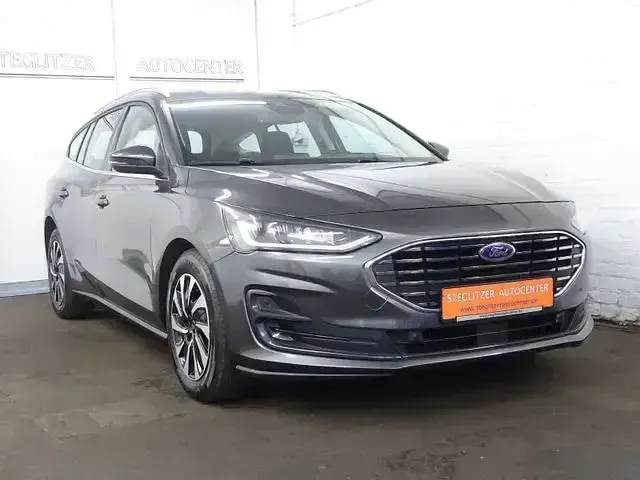 Używany Ford Focus Style 120 KM (88 kW) 2022 Szary Sedan/Limuzyna