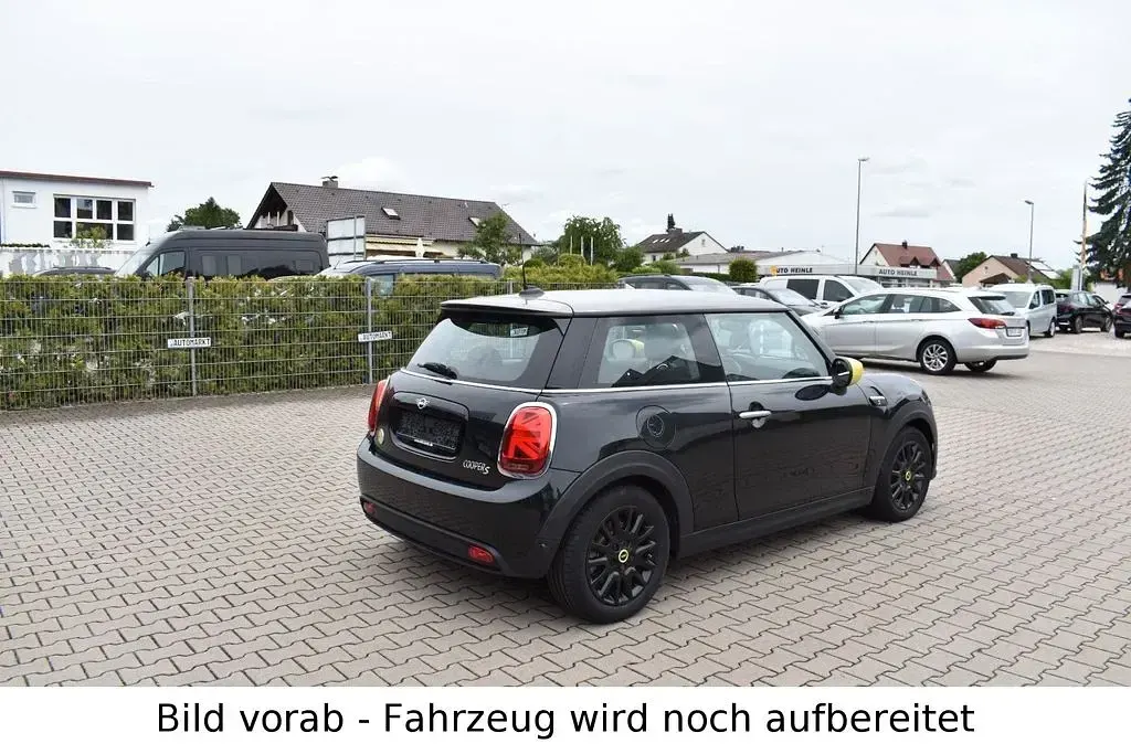 Gebraucht Mini Cooper SE Essential 135 kW (184 PS) 2023 Schwarz Kleinwagen