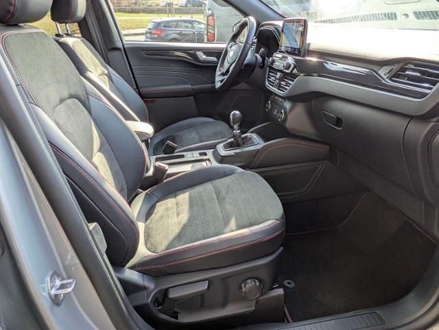 Gebraucht Ford Kuga ST-Line X 150 PS (110 kW) 2023 Silber, solar silver SUV