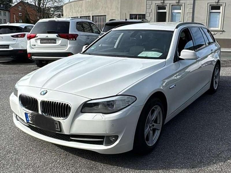 Gebraucht BMW 525 218 PS (160 kW) 2012 Alpinweiss iii Kombi
