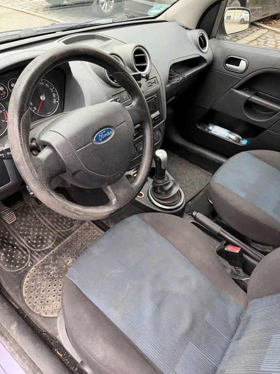 Gebraucht Ford Fiesta Ambiente 60 PS (44 kW) 2006 Schwarz Kleinwagen
