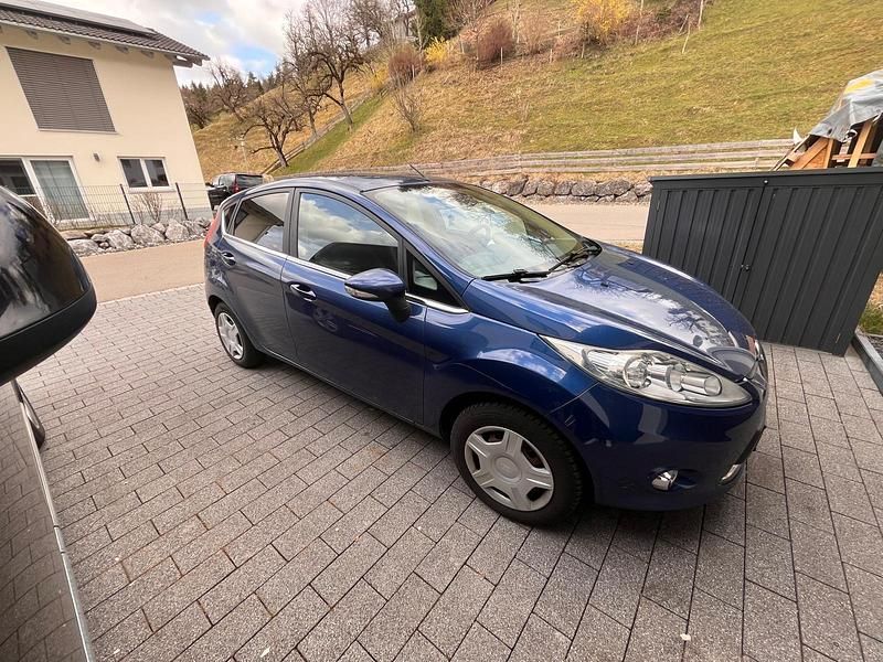 Gebraucht Ford Fiesta 80 PS (58 kW) 2009 Blau Kleinwagen
