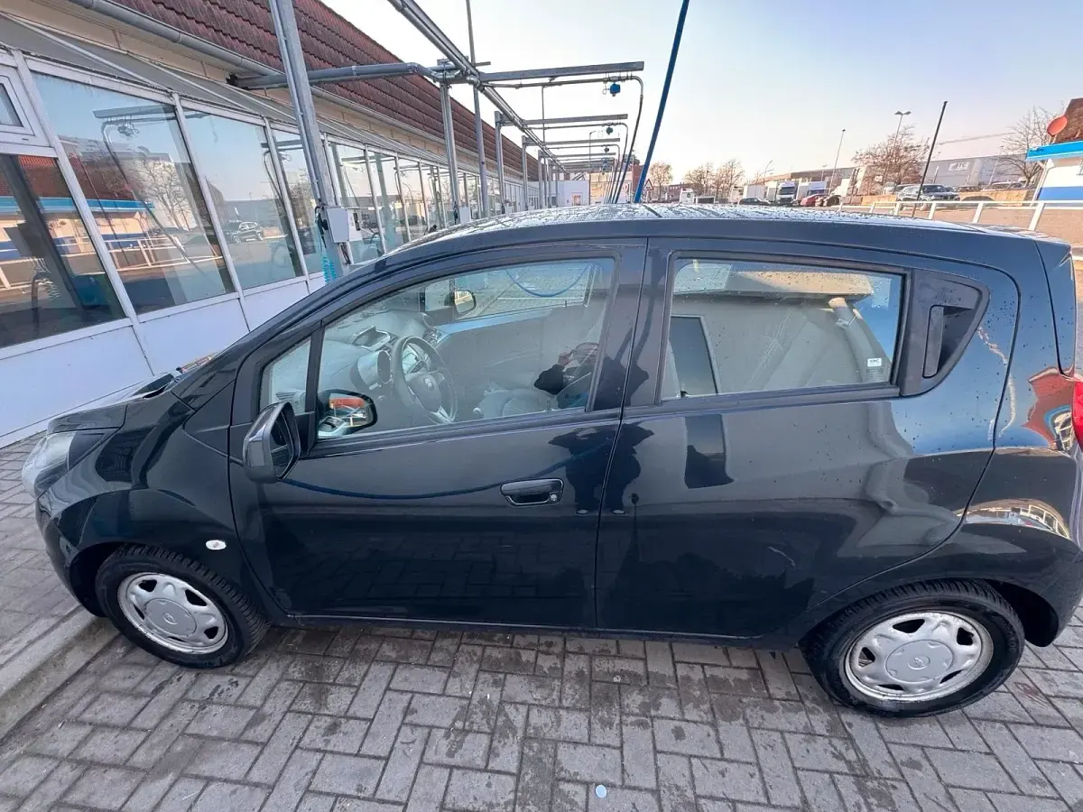 Używany Chevrolet Spark 69 KM (50 kW) 2013 Czarny Hatchback