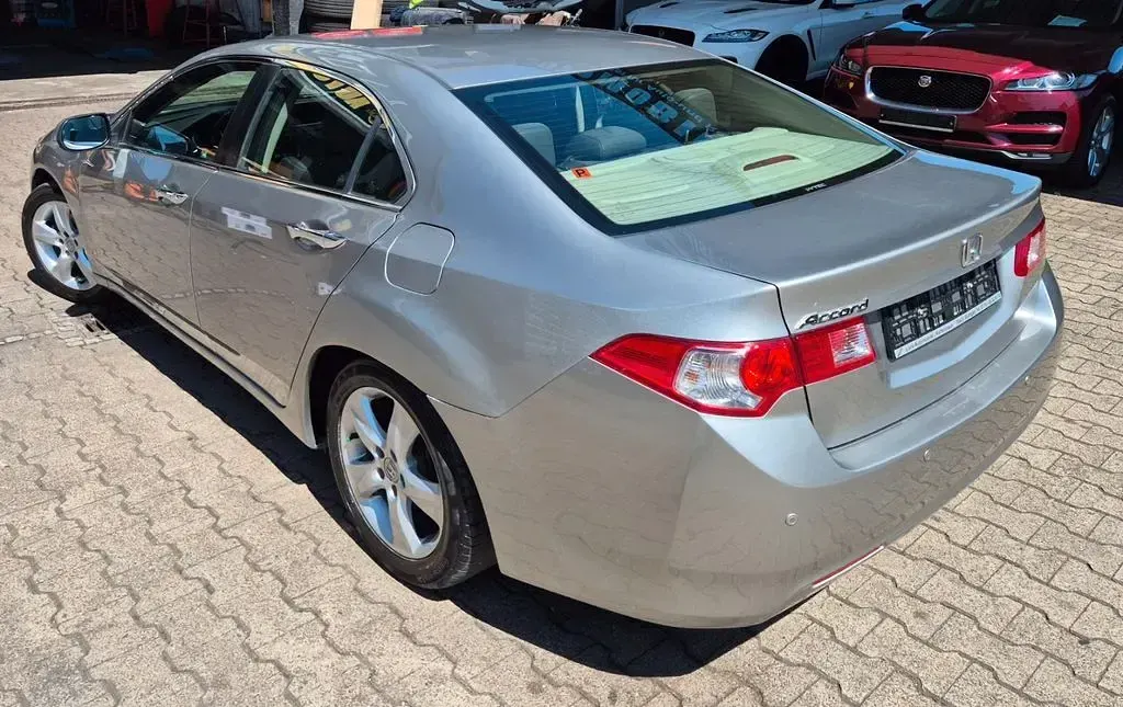 Gebraucht Honda Accord Executive 156 PS (114 kW) 2008 Silber Limousine