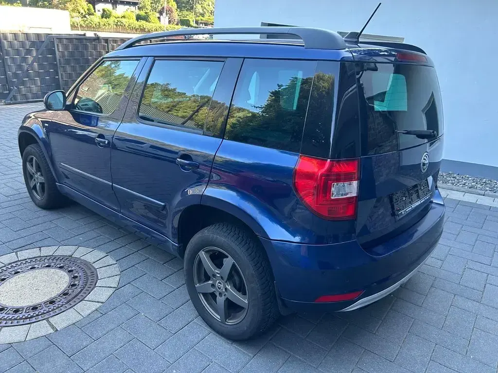 Gebraucht Skoda Yeti Drive 110 PS (80 kW) 2017 Blau SUV