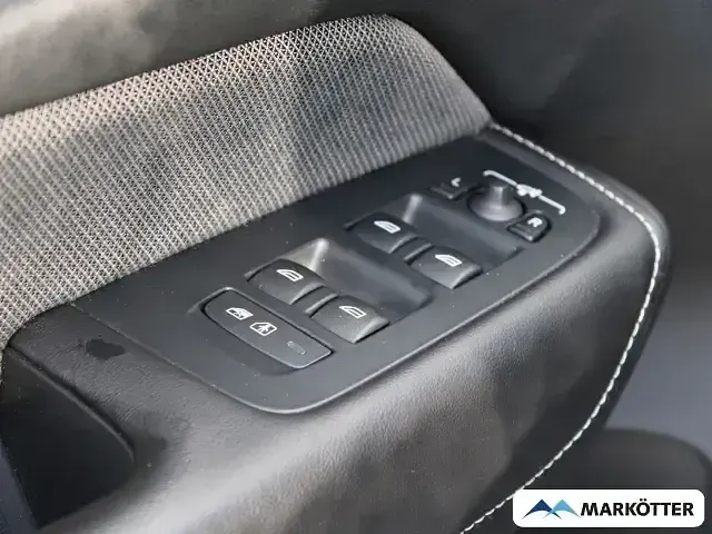 Gebraucht Volvo XC60 Plus 250 PS (183 kW) 2023 Thunder grey / metallic SUV