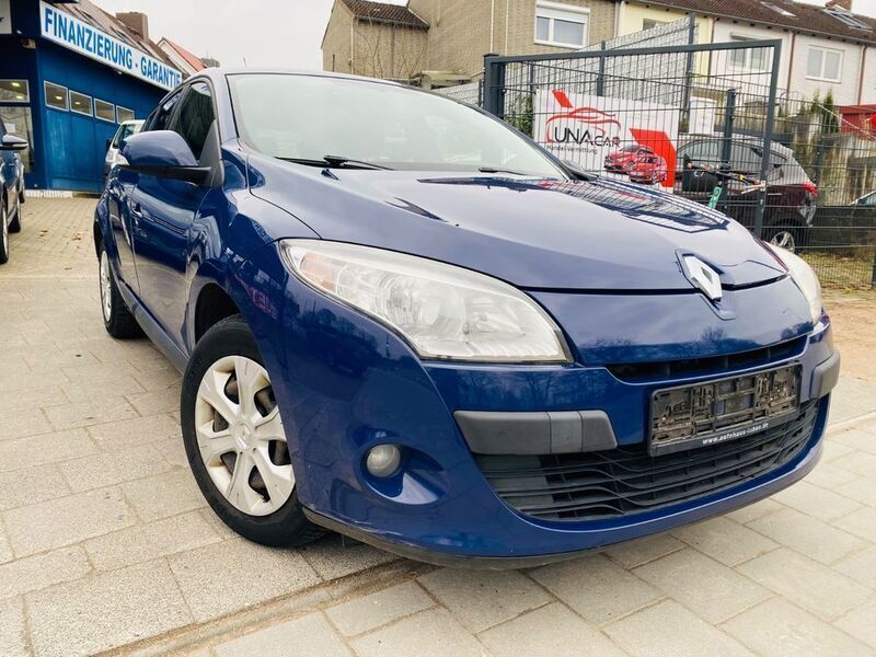 Blau Gebraucht 2010 Renault Mégane III Expression Limousine | 2.499 € (Guter Preis) - Bild 1/4