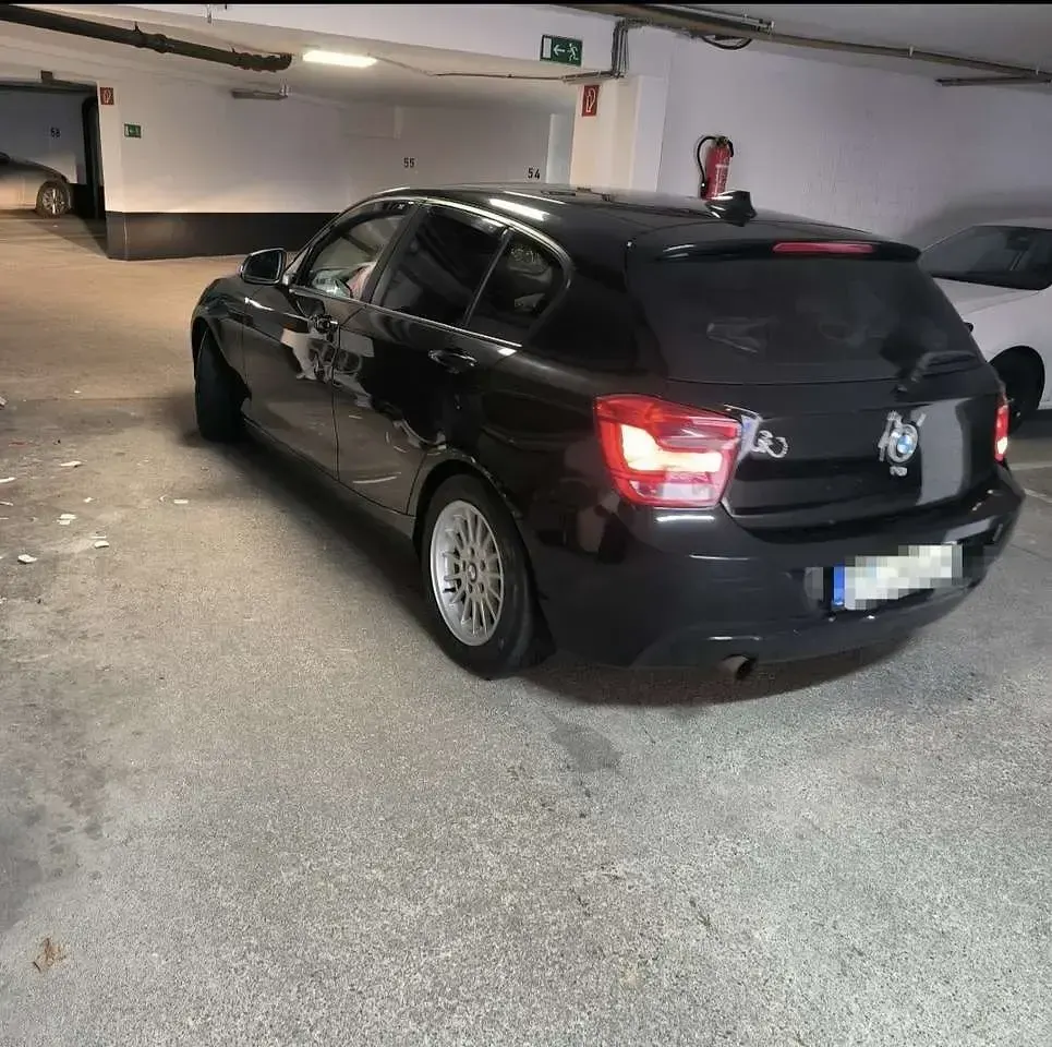 Gebraucht BMW 114 102 PS (75 kW) 2012 Schwarz Kleinwagen