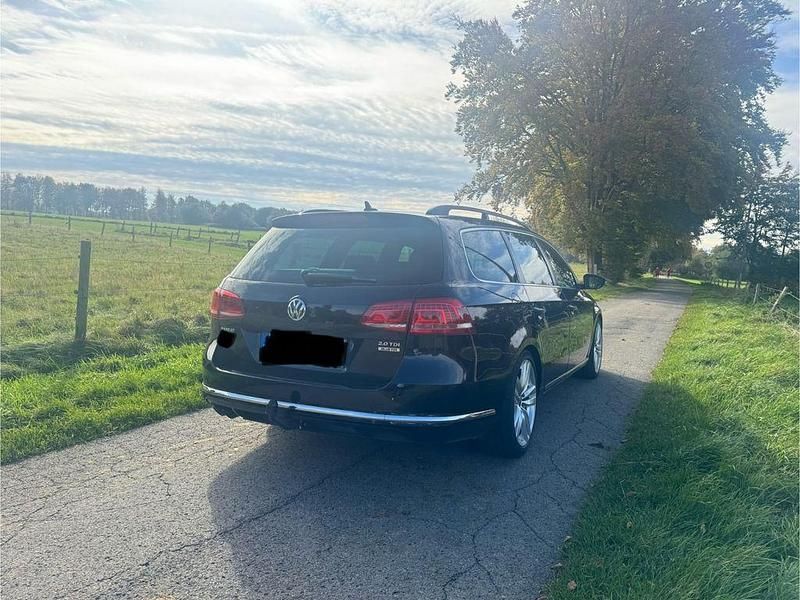 Gebraucht VW Passat Highline 140 PS (102 kW) 2013 Schwarz Limousine