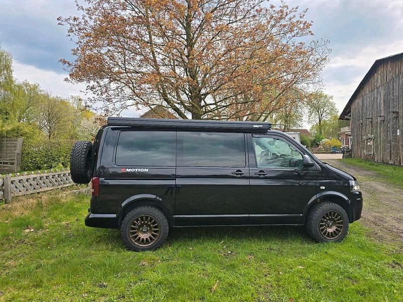 Second-hand VW T5 140 CP (102 kW) 2012 Negru Van