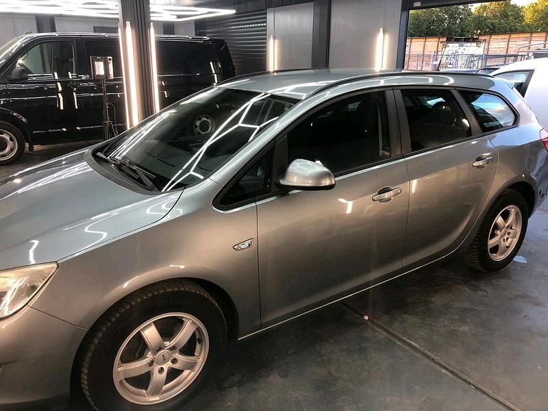 Gebraucht 2011 Opel Astra Kombi | 3.400 € (Fairer Preis) - Bild 1/4