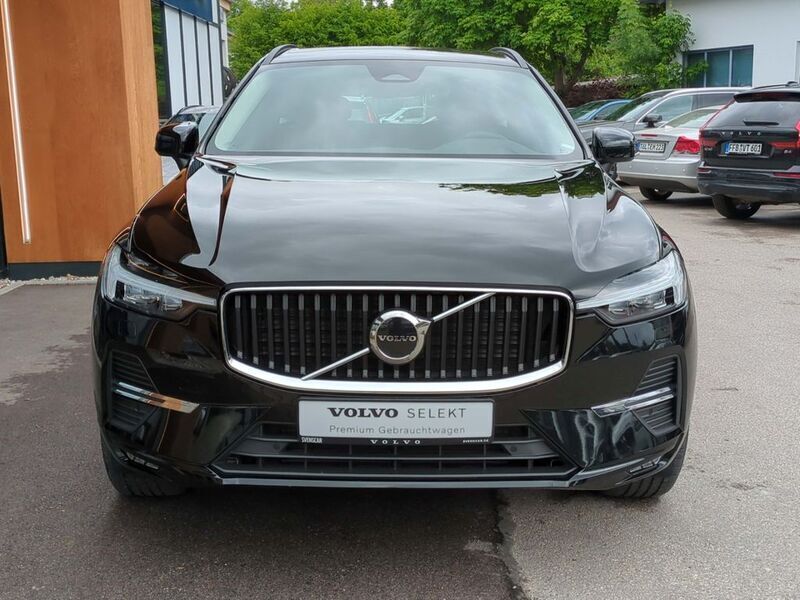 Gebraucht Volvo XC60 Momentum 235 PS (172 kW) 2022 Schwarz SUV