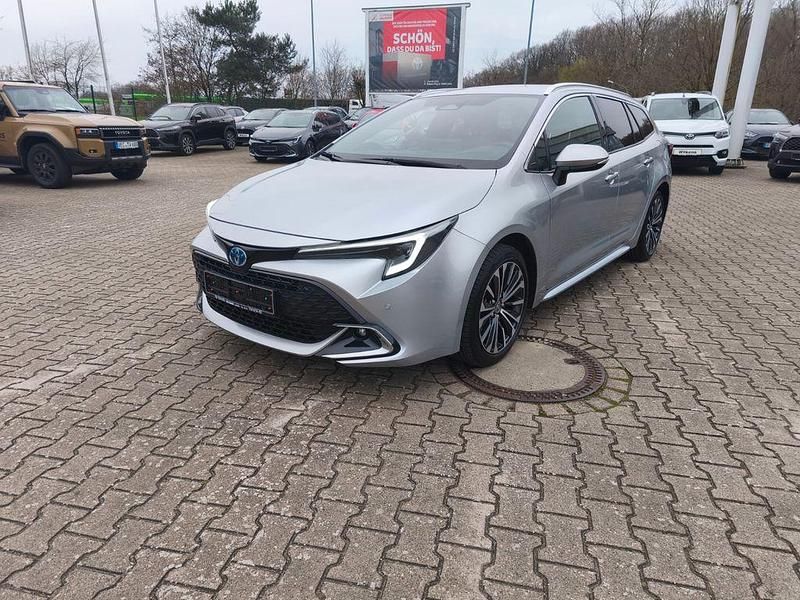 Gebraucht Toyota Corolla Team 196 PS (144 kW) 2024 Silber Kombi