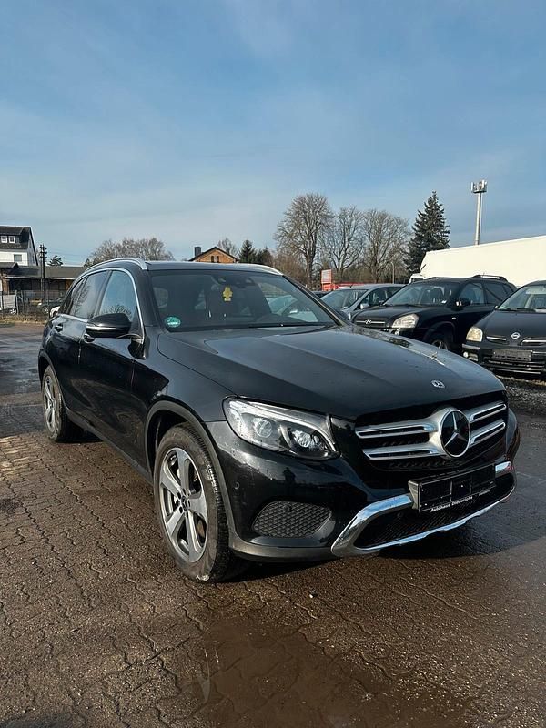 Gebraucht Mercedes GLC350 258 PS (189 kW) 2017 Schwarz SUV