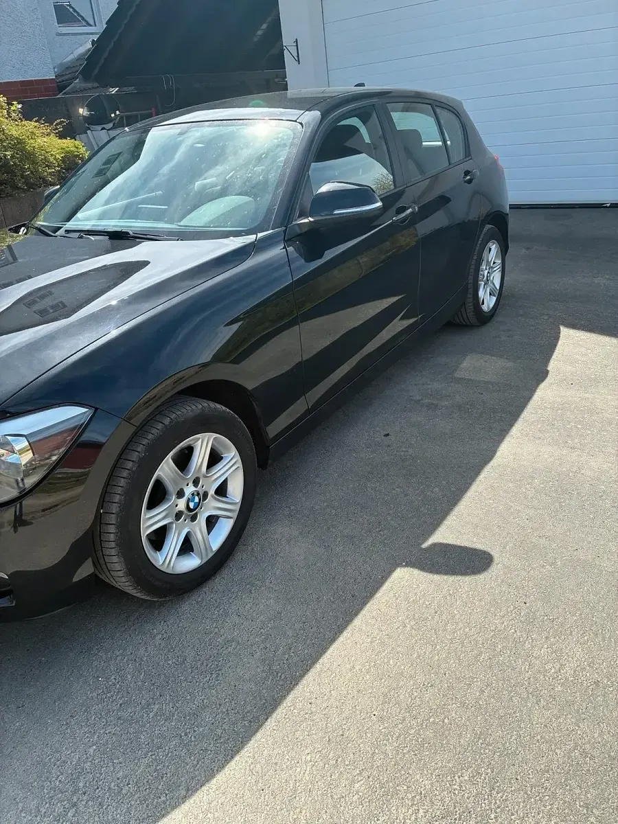 Gebraucht BMW 118 143 PS (105 kW) 2014 Schwarz Kleinwagen