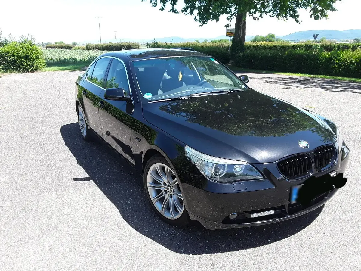 Gebraucht BMW 523 177 PS (130 kW) 2006 Schwarz Limousine