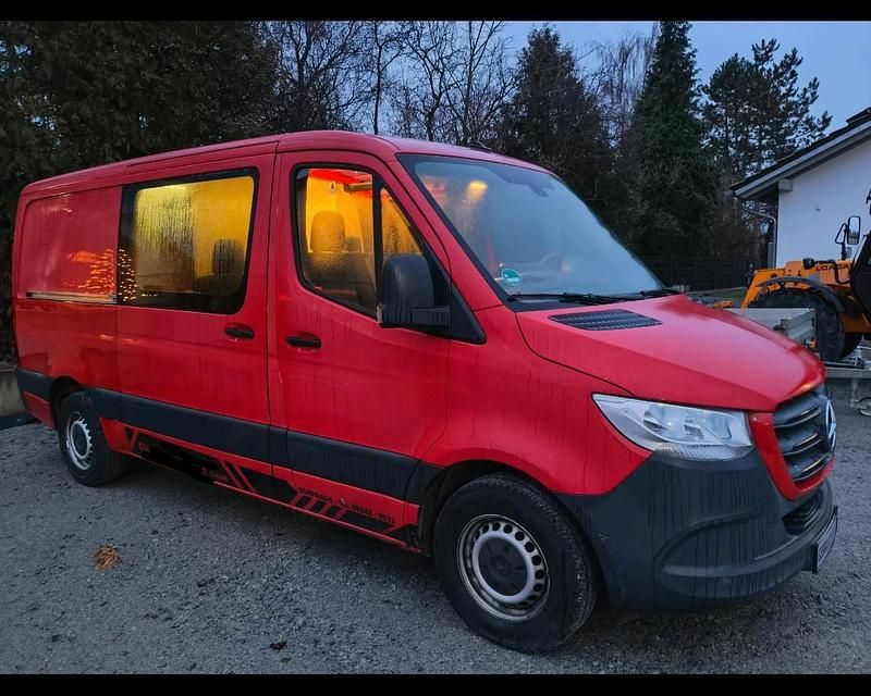 Gebraucht Mercedes Sprinter 163 PS (119 kW) 2018 Rot Van