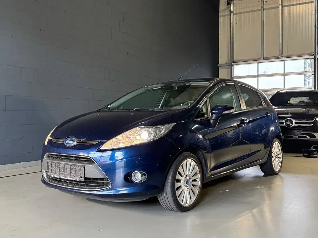 Gebraucht Ford Fiesta Titanium 97 PS (71 kW) 2011 Blau Limousine