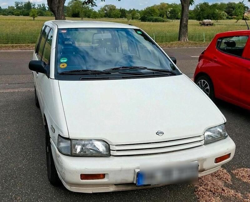 Weiß Gebraucht 1990 Nissan Prairie Van / Kleinbus | 950 € - Bild 1/4