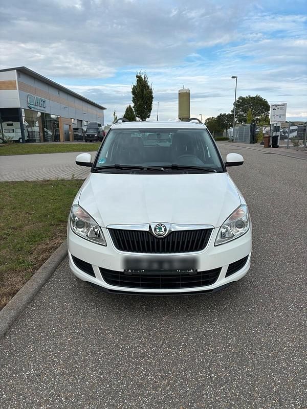 Gebraucht 2011 Skoda Fabia Kombi | 1.550 € (Superpreis) - Bild 1/4