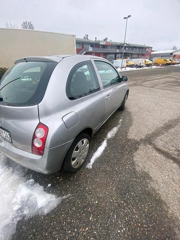 Silber Gebraucht 2004 Nissan Micra Kleinwagen | 300 € (Superpreis) - Bild 1/4