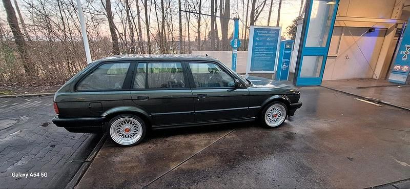 Gebraucht BMW 325 170 PS (125 kW) 1988 Grün Kombi