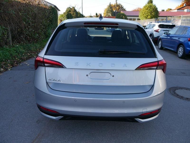 Neu Skoda Scala Selection 116 PS (85 kW) 2026 Brillantsilber metallic Kleinwagen