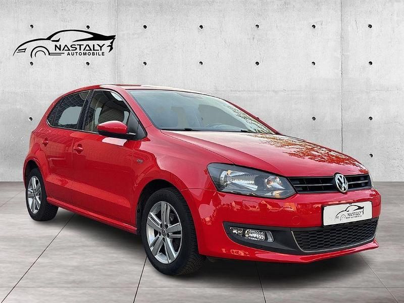 Rot Gebraucht 2014 VW Polo Life Limousine | 7.990 € (Guter Preis) - Bild 1/4