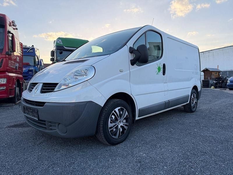Second-hand Renault Trafic 90 CP (66 kW) 2012 Alb Monovolum