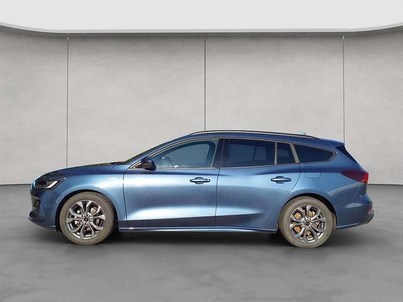 Gebraucht Ford Focus ST-Line X 125 PS (91 kW) 2023 Chrome blue metallic Kombi