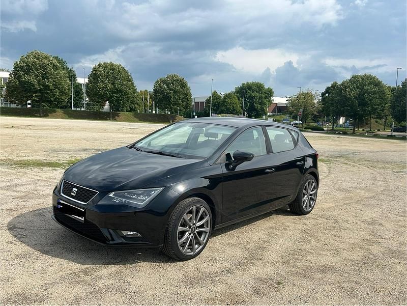 Schwarz Gebraucht 2013 Seat Leon Style Limousine | 8.300 € (Fairer Preis) - Bild 1/4
