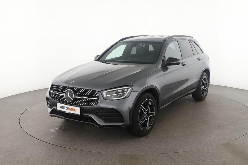 Grau Gebraucht 2020 Mercedes GLC220 AMG line SUV | 35.400 € (Fairer Preis) - Bild 1/3