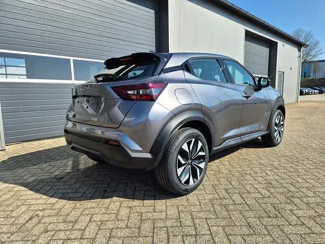 Neu Nissan Juke Acenta 114 PS (83 kW) 2026 Dark grey dark grey SUV