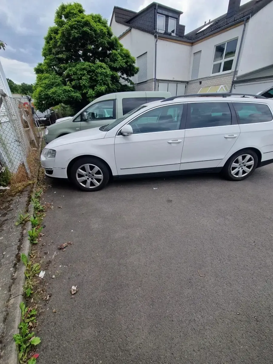 Gebraucht VW Passat 110 PS (80 kW) 2010 Weiß Kombi