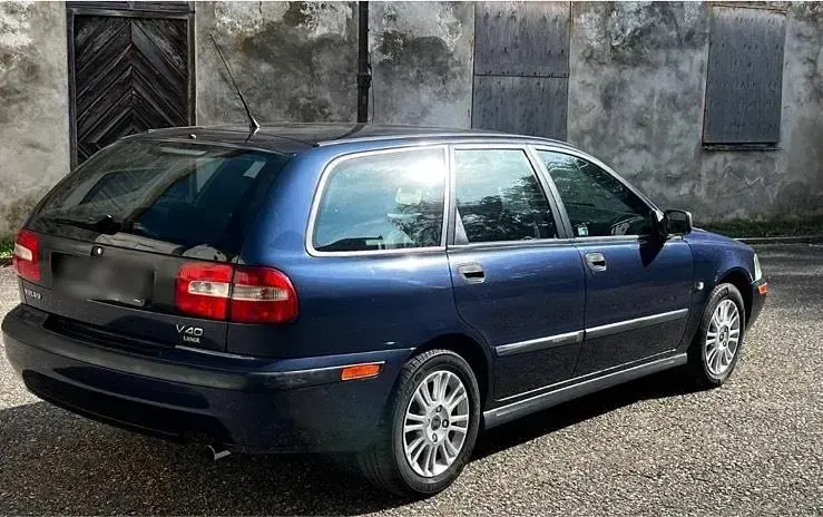 Gebraucht Volvo V40 122 PS (89 kW) 2000 Blau Kombi